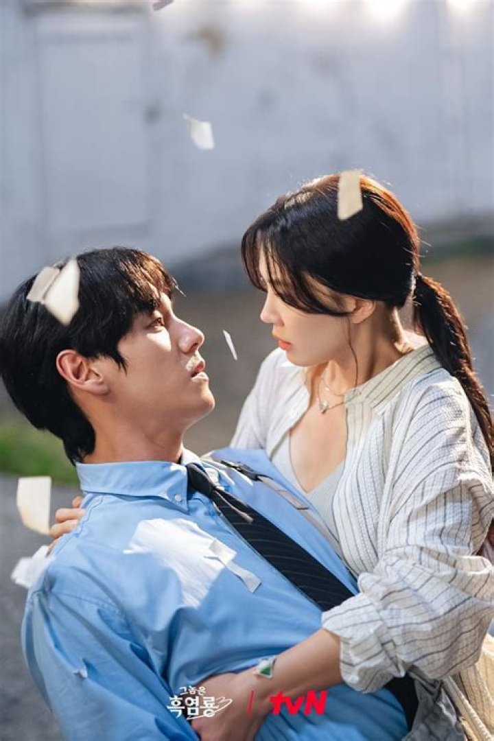 Kwak Si-yang - Bio, Age, height, Wiki, Facts and Family